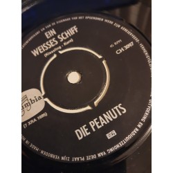 De Peanuts - Ein Weisses Schiff / Aha, Du Liebst Mich Nur Bei Mondenschein